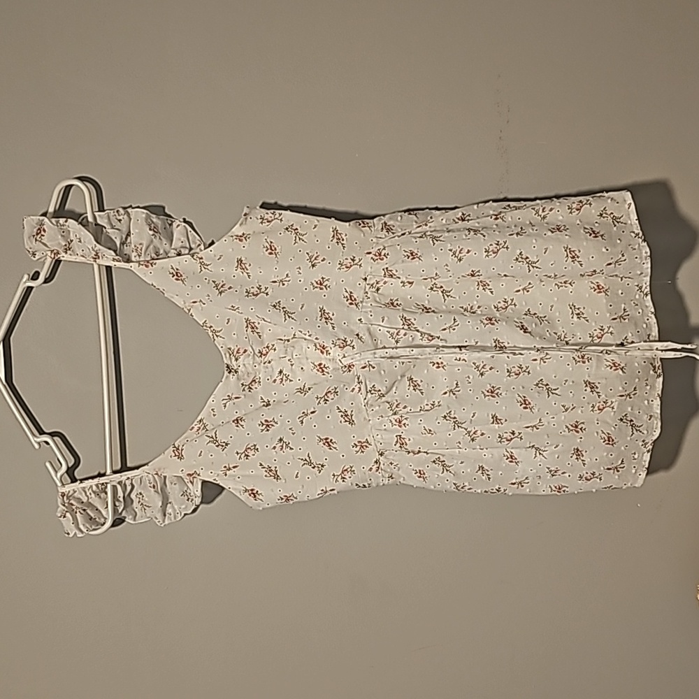 NWOT Pink Lily Floral Top